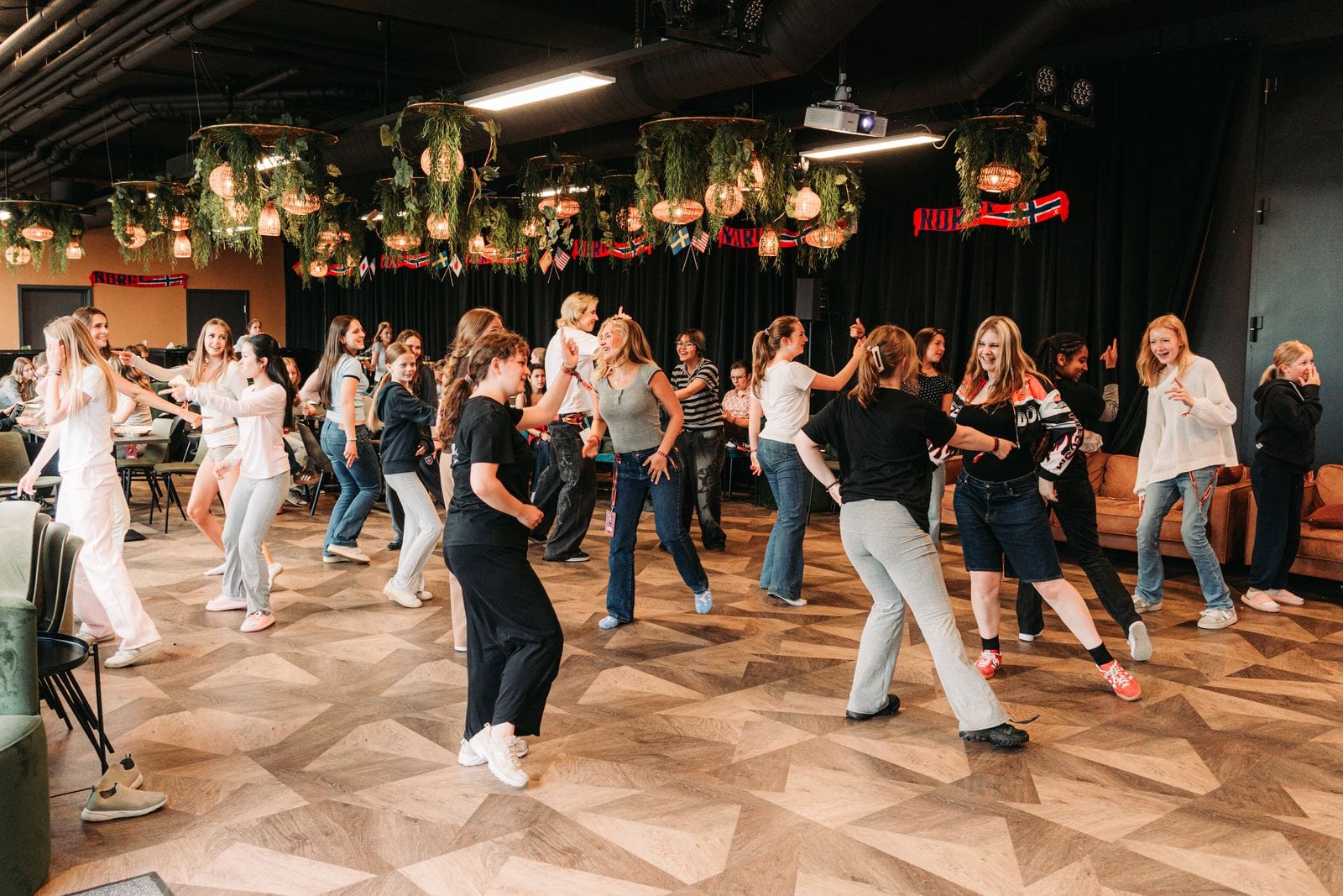 Dans: Move What You Carry– En bevegelsesworkshop om rytme, minner og fellesskap